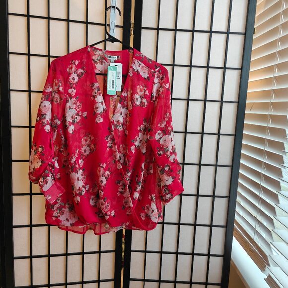Kut from the Kloth Tops - NWT - Flowy Floral Blouse Red - Petite L - Made in USA - Stitch Fix